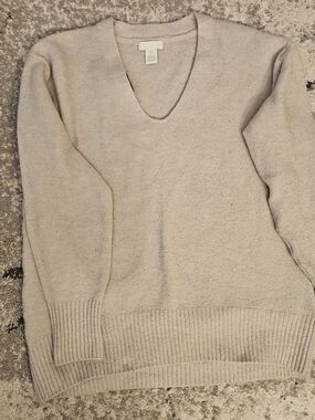 V-Neck Women's Sweater in Cream Whitw